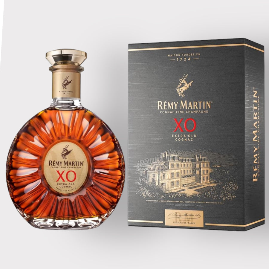 Rémy Martin Brandy XO, Cognac Fine Champagne, 70cl Gift Box may vary in appearance.